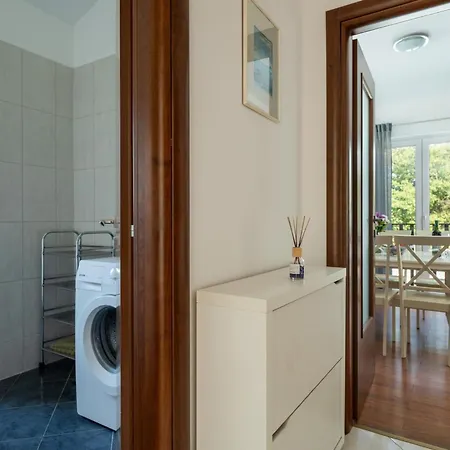 Heidi With Shared Pool Apartman