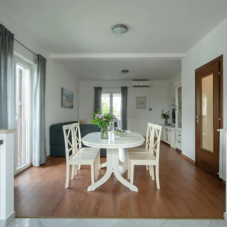 Heidi With Shared Pool * Nova Vas (Porec)