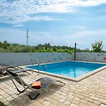 Apartmán Heidi With Shared Pool Nova Vas (Porec)