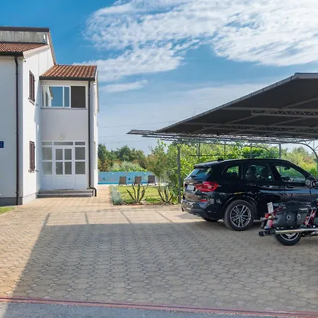 公寓 Heidi With Shared Pool Nova Vas (Porec)