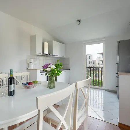 Heidi With Shared Pool 公寓 *