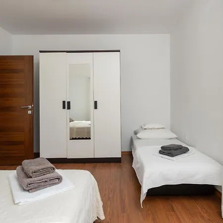 Heidi With Shared Pool Nova Vas (Porec)