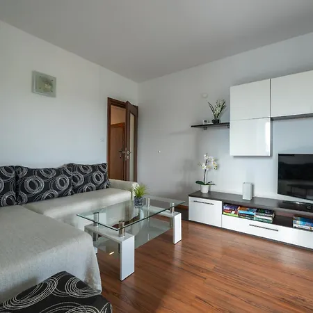 Heidi With Shared Pool Nova Vas (Porec)