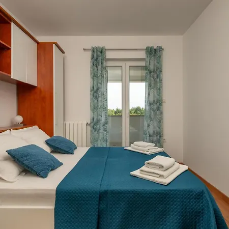 Heidi With Shared Pool Apartmán Nova Vas (Porec)