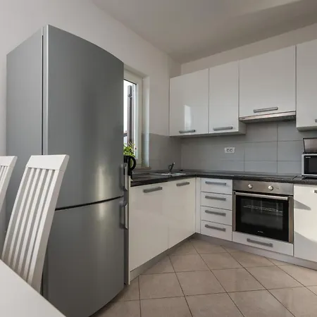 Heidi With Shared Pool Nova Vas (Porec)