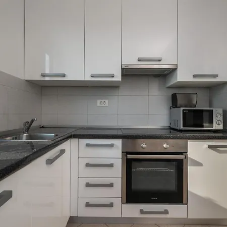 Heidi With Shared Pool Apartman Nova Vas