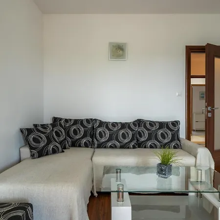 Heidi With Shared Pool Nova Vas (Porec)