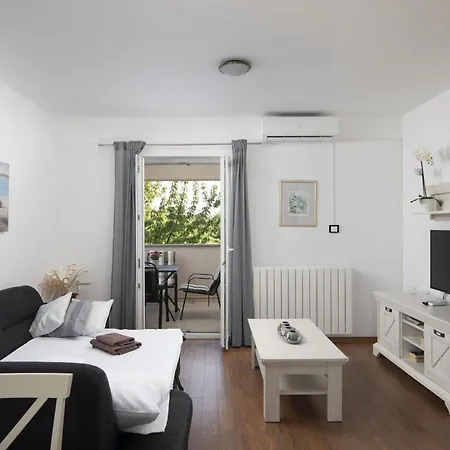 Apartmán Heidi With Shared Pool *