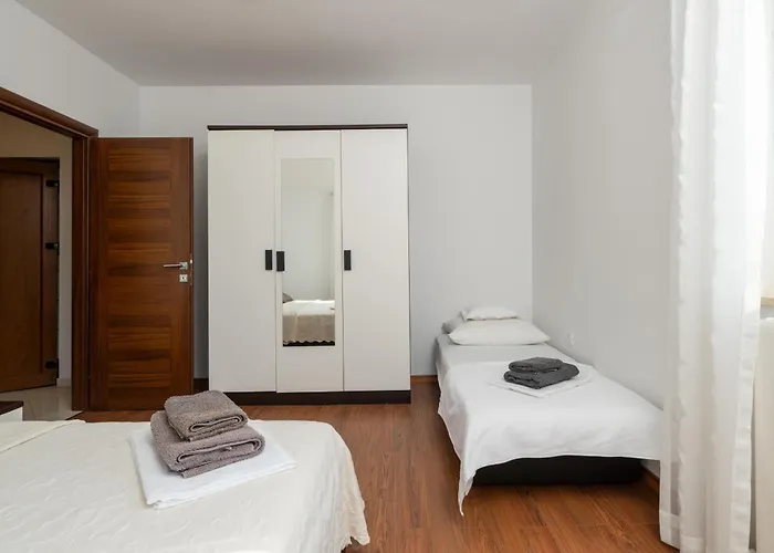 Heidi With Shared Pool Nova Vas (Porec)