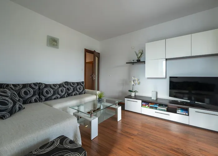 Heidi With Shared Pool Nova Vas (Porec)